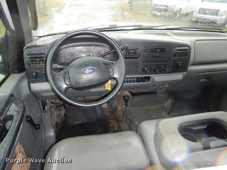 image for item FF9041 2007 Ford F450 Super Duty Crew Cab truck cab and chassis