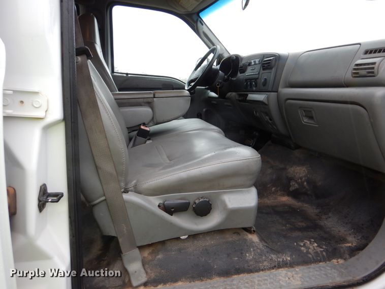 image for item FF9041 2007 Ford F450 Super Duty Crew Cab truck cab and chassis