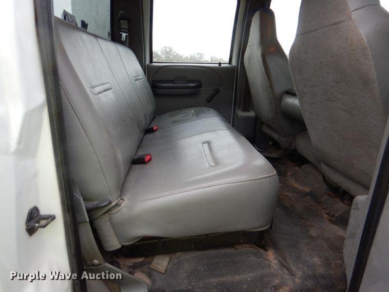 image for item FF9041 2007 Ford F450 Super Duty Crew Cab truck cab and chassis