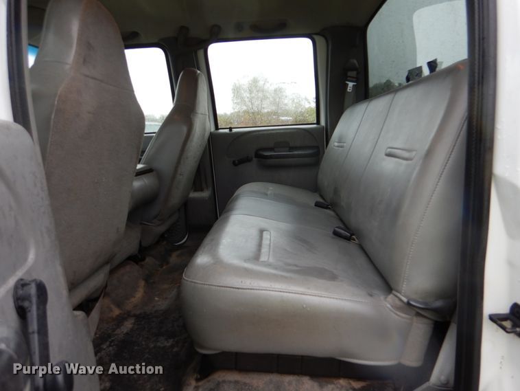 image for item FF9041 2007 Ford F450 Super Duty Crew Cab truck cab and chassis