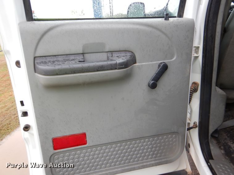 image for item FF9041 2007 Ford F450 Super Duty Crew Cab truck cab and chassis