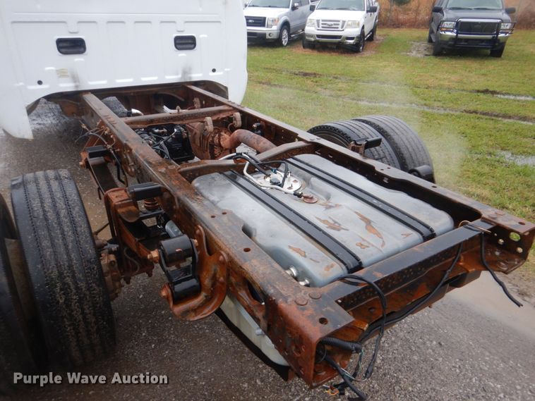image for item FF9041 2007 Ford F450 Super Duty Crew Cab truck cab and chassis