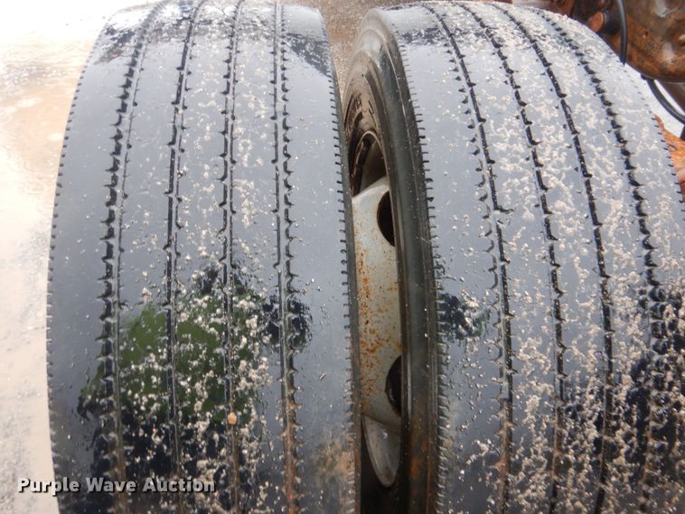 image for item FF9041 2007 Ford F450 Super Duty Crew Cab truck cab and chassis