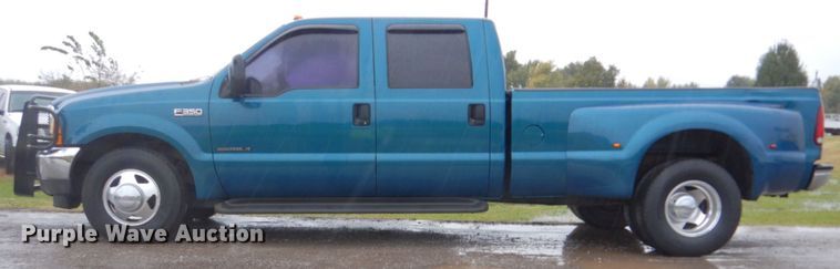 image for item FF9042 2001 Ford F350 Super Duty Crew Cab pickup truck