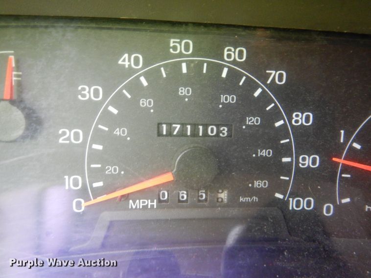 image for item FF9042 2001 Ford F350 Super Duty Crew Cab pickup truck