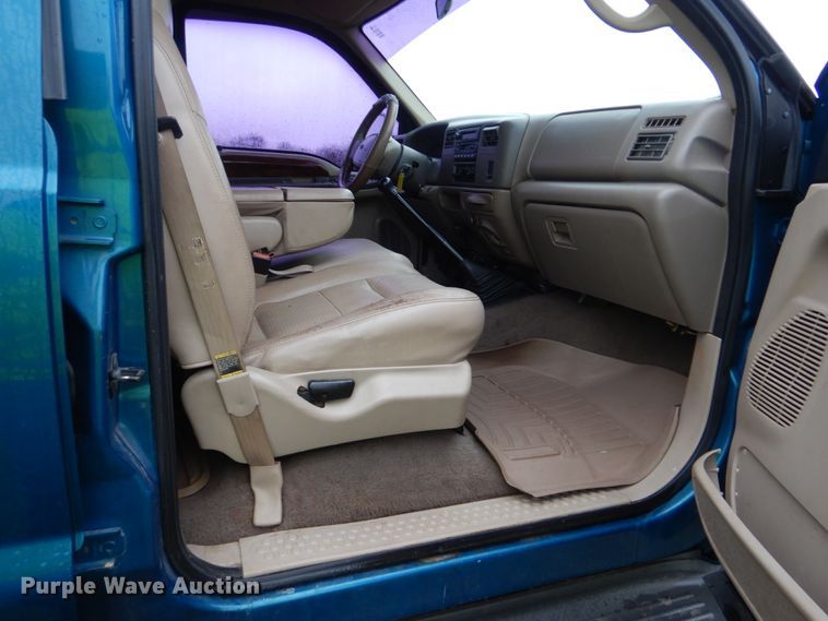 image for item FF9042 2001 Ford F350 Super Duty Crew Cab pickup truck