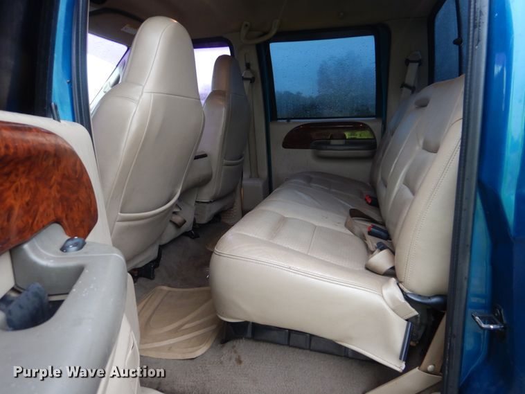 image for item FF9042 2001 Ford F350 Super Duty Crew Cab pickup truck