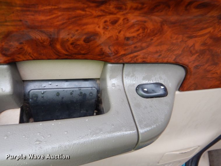 image for item FF9042 2001 Ford F350 Super Duty Crew Cab pickup truck