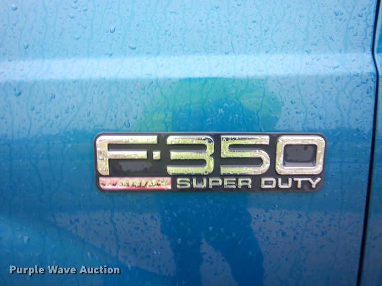 image for item FF9042 2001 Ford F350 Super Duty Crew Cab pickup truck