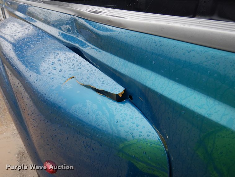 image for item FF9042 2001 Ford F350 Super Duty Crew Cab pickup truck