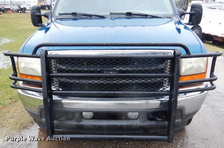 image for item FF9042 2001 Ford F350 Super Duty Crew Cab pickup truck