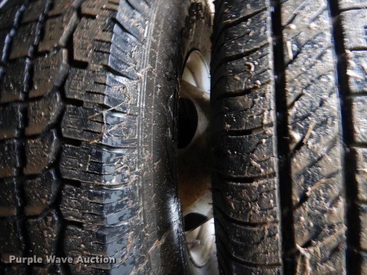 image for item FF9042 2001 Ford F350 Super Duty Crew Cab pickup truck