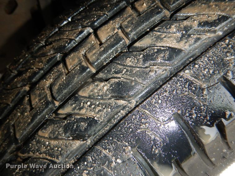 image for item FF9042 2001 Ford F350 Super Duty Crew Cab pickup truck