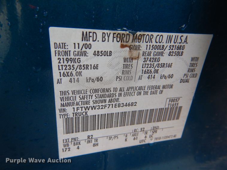 image for item FF9042 2001 Ford F350 Super Duty Crew Cab pickup truck