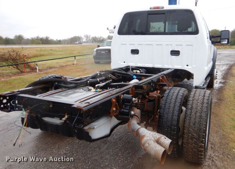 image for item FF9043 2012 Ford F550 SuperCab truck cab and chassis
