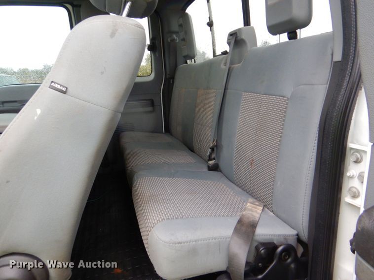 image for item FF9043 2012 Ford F550 SuperCab truck cab and chassis