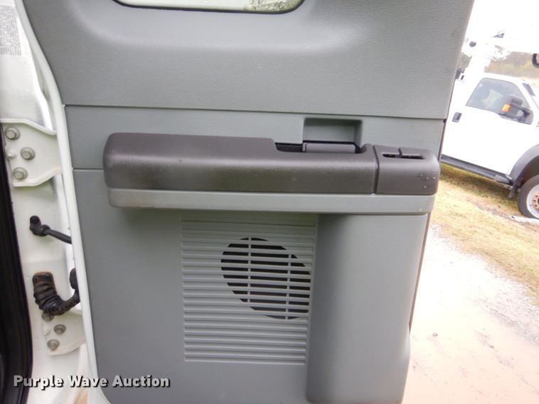 image for item FF9043 2012 Ford F550 SuperCab truck cab and chassis