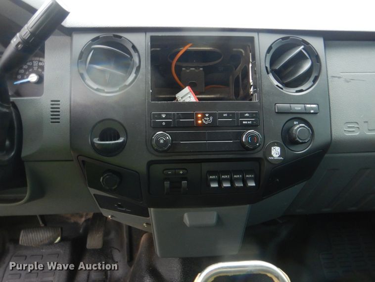 image for item FF9043 2012 Ford F550 SuperCab truck cab and chassis