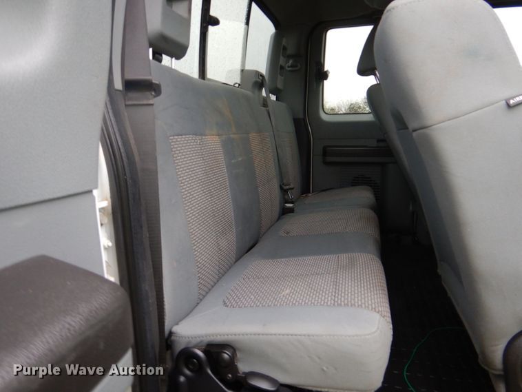 image for item FF9043 2012 Ford F550 SuperCab truck cab and chassis