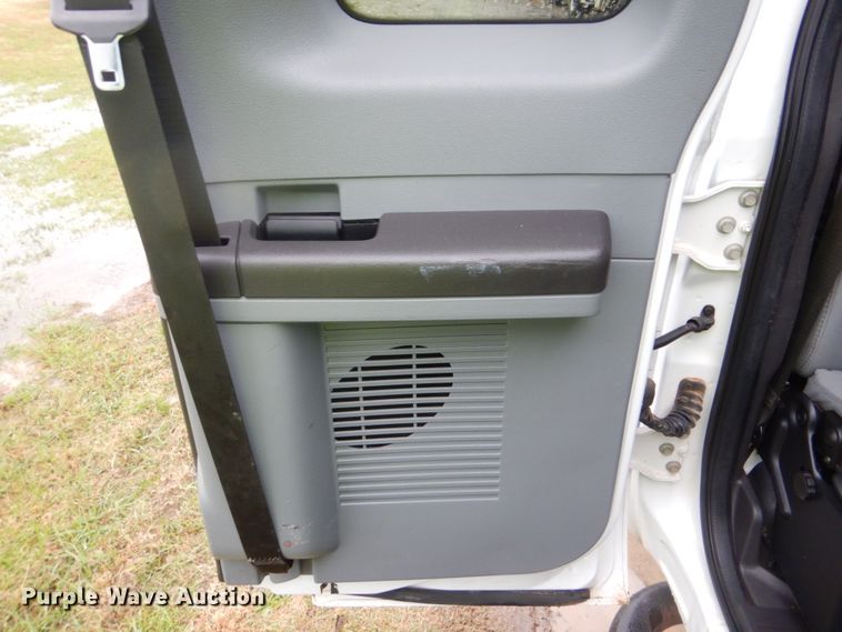 image for item FF9043 2012 Ford F550 SuperCab truck cab and chassis