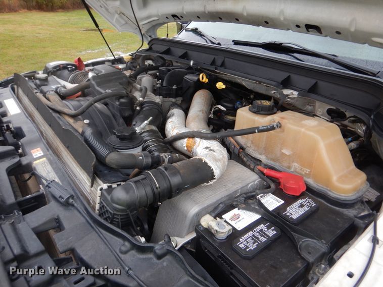 image for item FF9043 2012 Ford F550 SuperCab truck cab and chassis