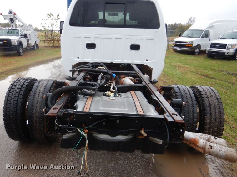 image for item FF9043 2012 Ford F550 SuperCab truck cab and chassis