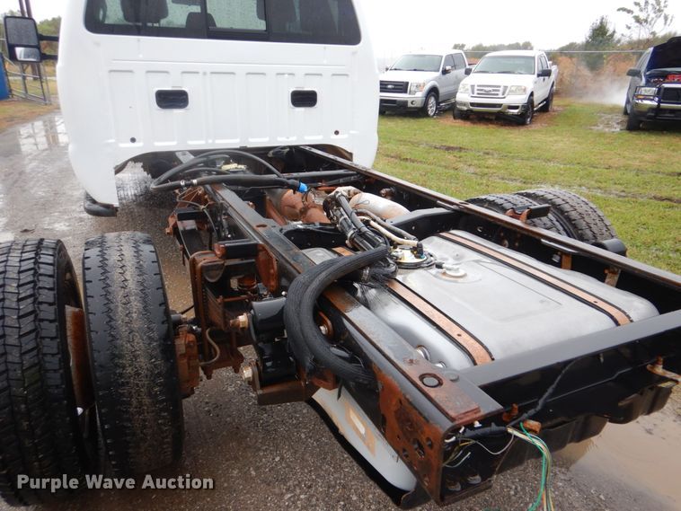 image for item FF9043 2012 Ford F550 SuperCab truck cab and chassis
