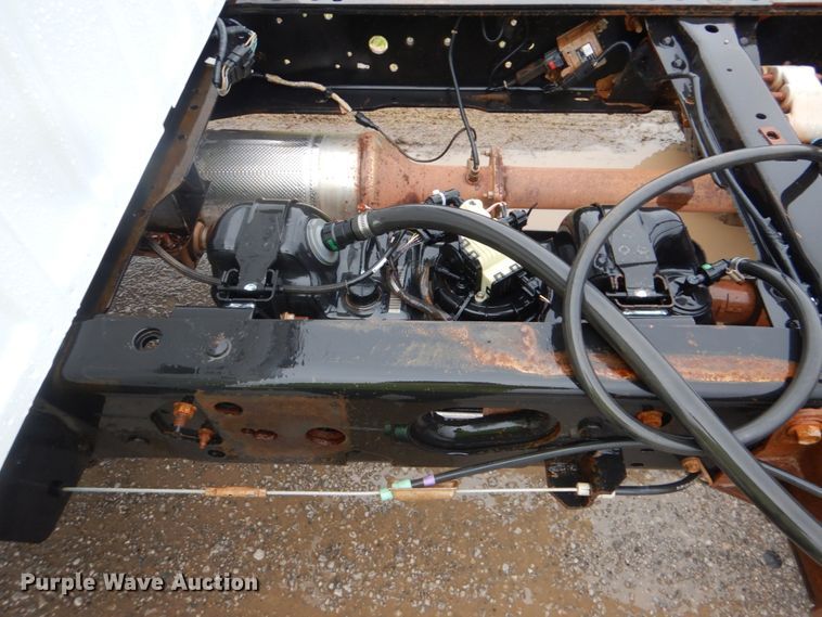 image for item FF9043 2012 Ford F550 SuperCab truck cab and chassis