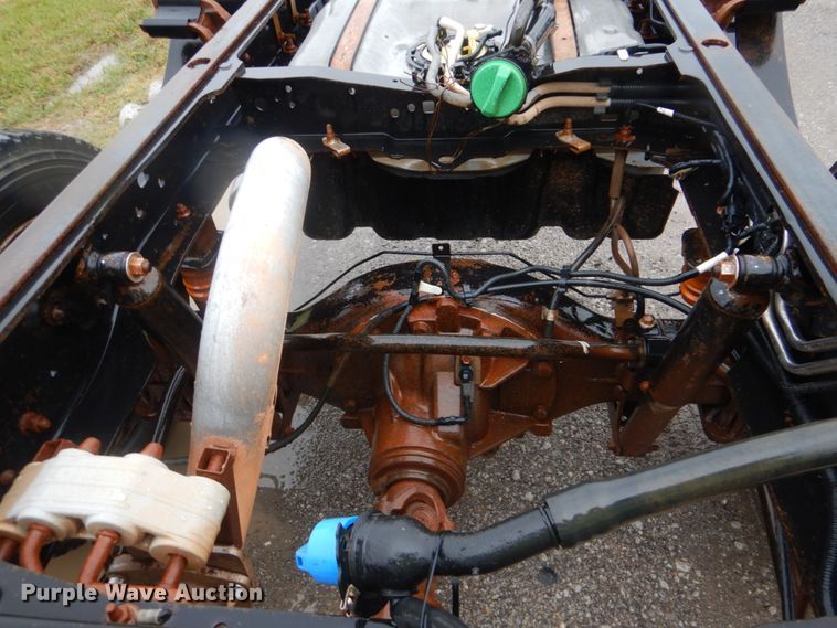 image for item FF9043 2012 Ford F550 SuperCab truck cab and chassis