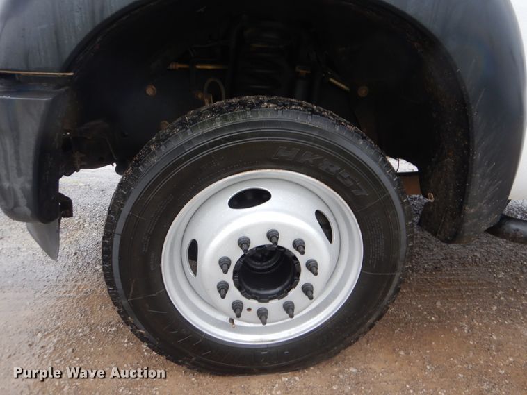 image for item FF9043 2012 Ford F550 SuperCab truck cab and chassis