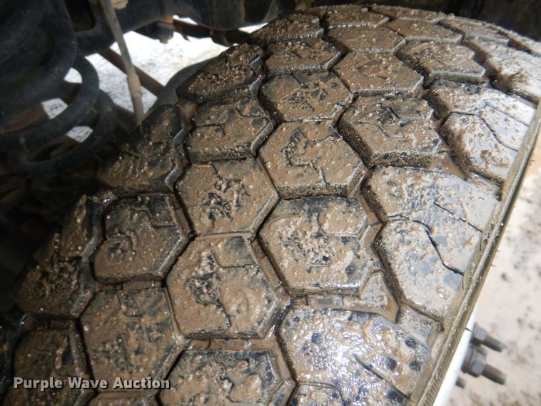 image for item FF9043 2012 Ford F550 SuperCab truck cab and chassis