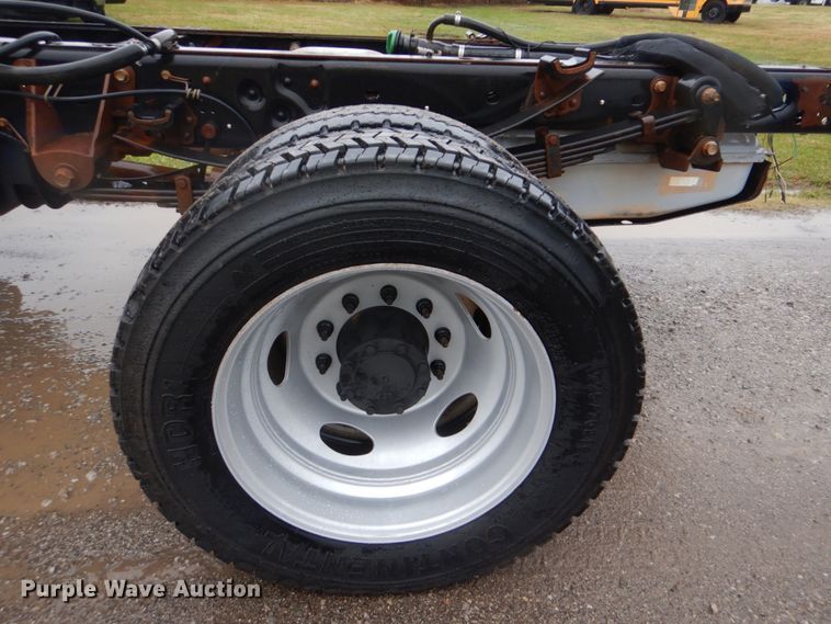 image for item FF9043 2012 Ford F550 SuperCab truck cab and chassis