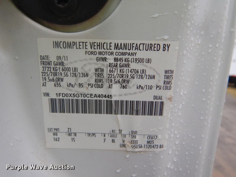 image for item FF9043 2012 Ford F550 SuperCab truck cab and chassis