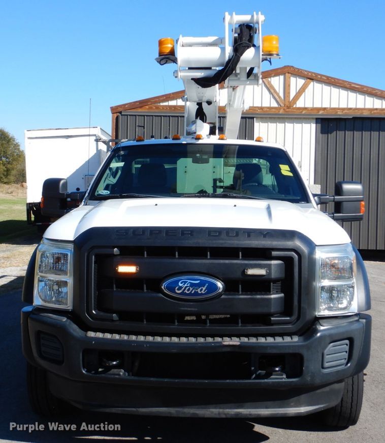 image for item FF9066 2012 Ford F550 Super Duty bucket truck