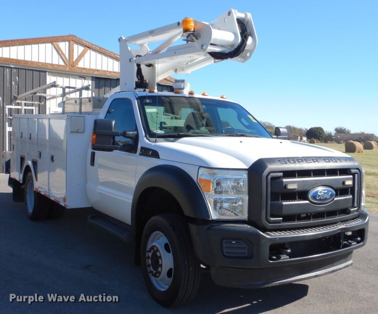image for item FF9066 2012 Ford F550 Super Duty bucket truck