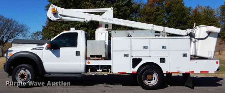 image for item FF9066 2012 Ford F550 Super Duty bucket truck
