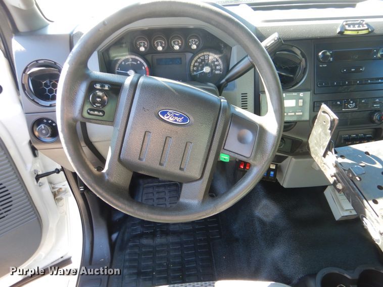 image for item FF9066 2012 Ford F550 Super Duty bucket truck