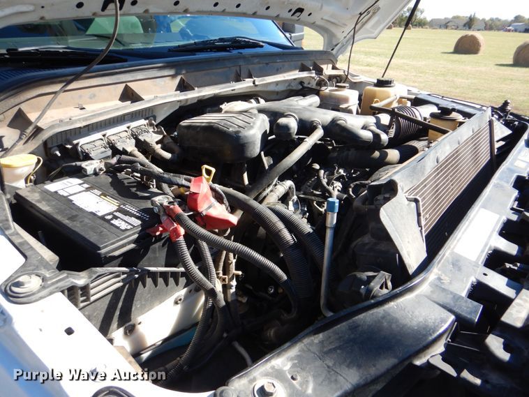 image for item FF9066 2012 Ford F550 Super Duty bucket truck