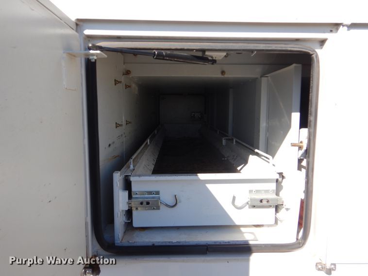 image for item FF9066 2012 Ford F550 Super Duty bucket truck