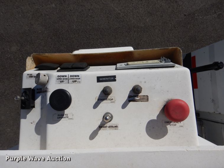 image for item FF9066 2012 Ford F550 Super Duty bucket truck