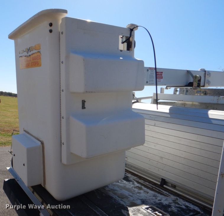 image for item FF9066 2012 Ford F550 Super Duty bucket truck