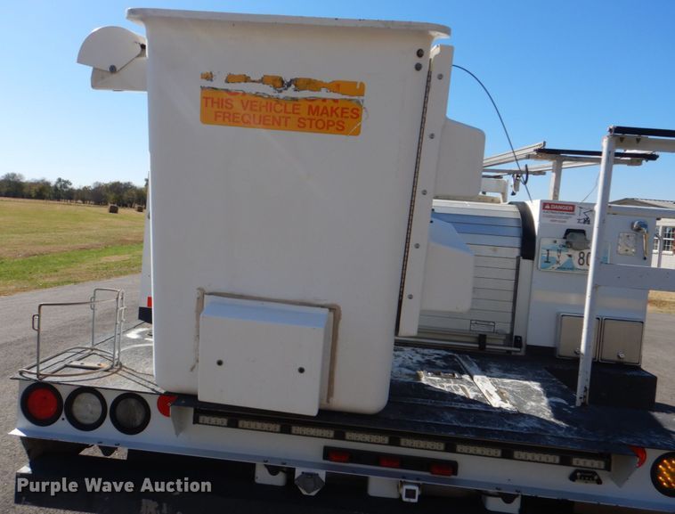 image for item FF9066 2012 Ford F550 Super Duty bucket truck