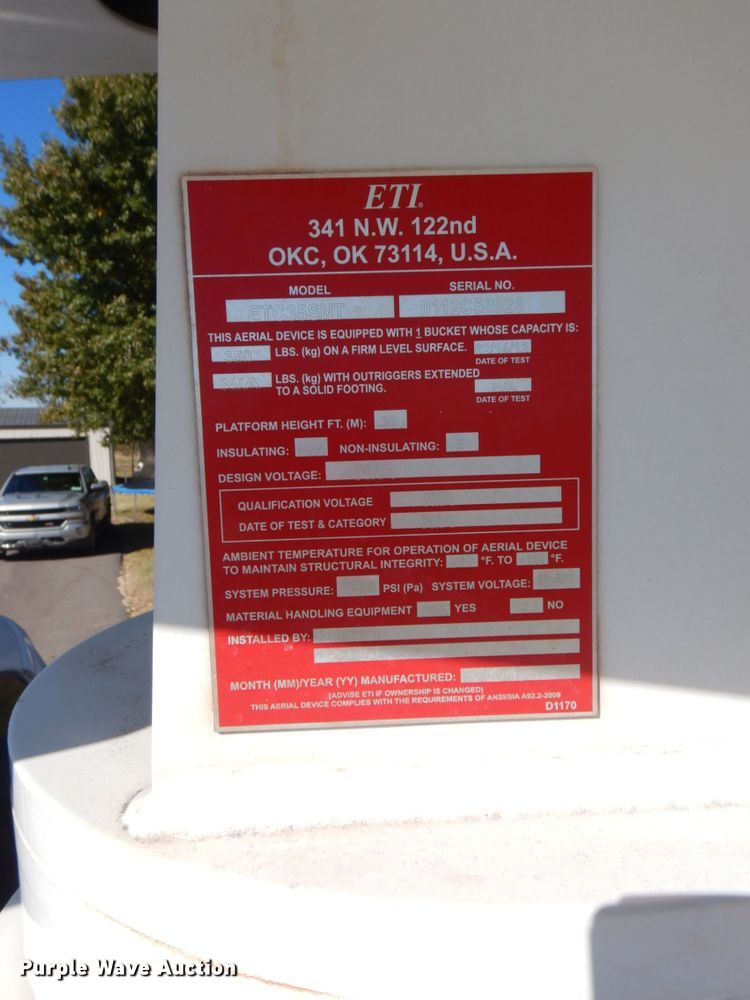 image for item FF9066 2012 Ford F550 Super Duty bucket truck