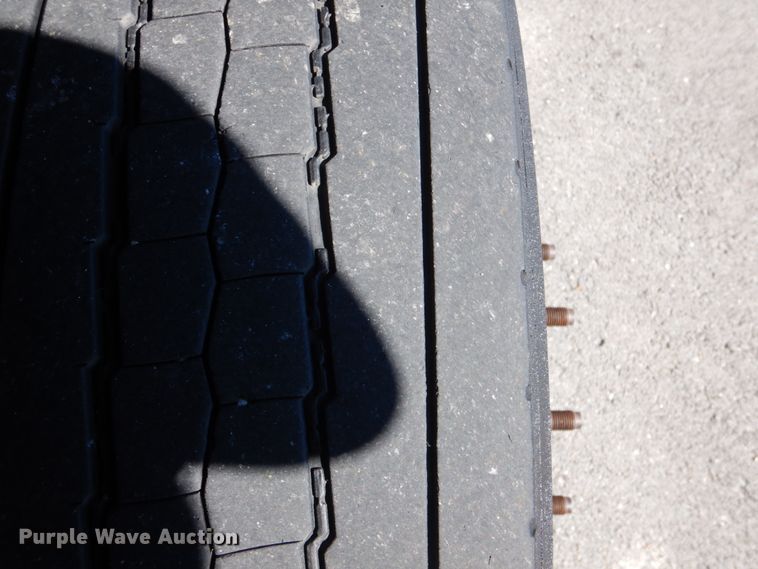 image for item FF9066 2012 Ford F550 Super Duty bucket truck