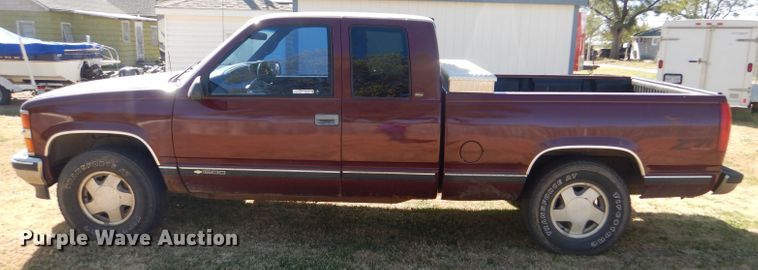 image for item FJ9820 1997 Chevrolet K1500 Ext. Cab pickup truck