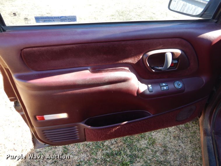 image for item FJ9820 1997 Chevrolet K1500 Ext. Cab pickup truck