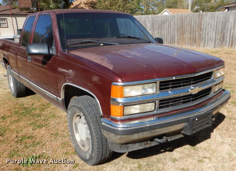 image for item FJ9820 1997 Chevrolet K1500 Ext. Cab pickup truck