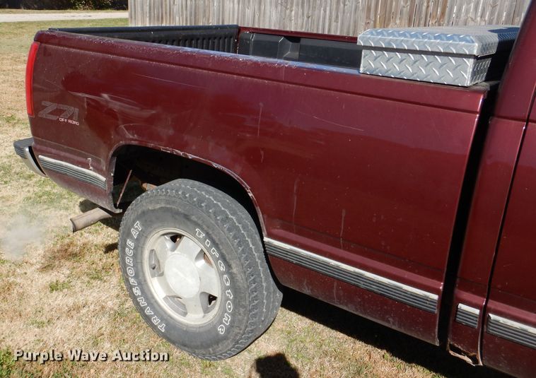 image for item FJ9820 1997 Chevrolet K1500 Ext. Cab pickup truck