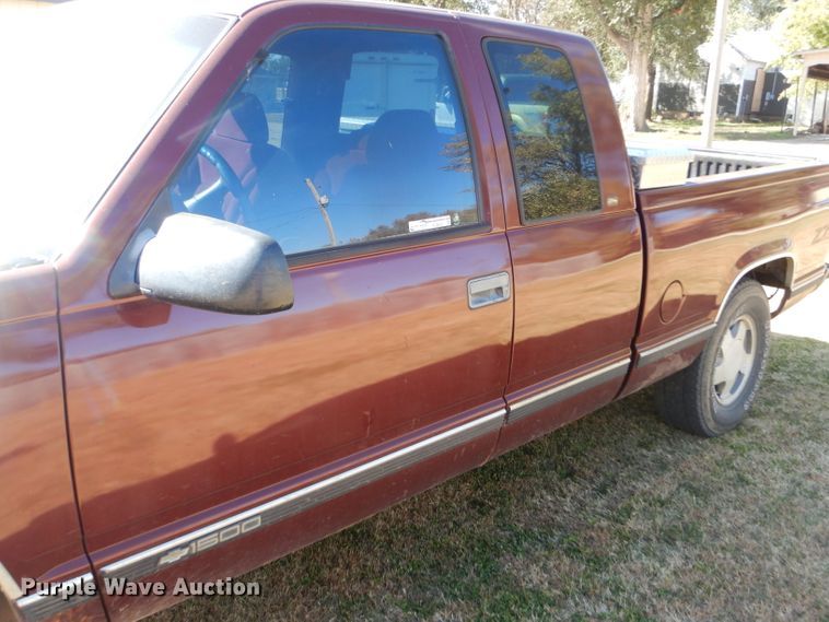 image for item FJ9820 1997 Chevrolet K1500 Ext. Cab pickup truck