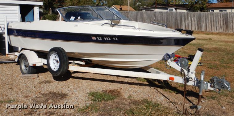 image for item FJ9822 2003 Bayliner boat